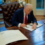 Federal workers struggle with chaos and unprepared workplaces after Trump’s return-to-office order, highlighting challenges like lack of desks, internet outages, and infestations.